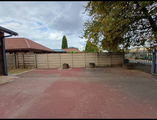 4 BEDROOM HOUSE TO LET IN VANDERBIJLPARK SE 7